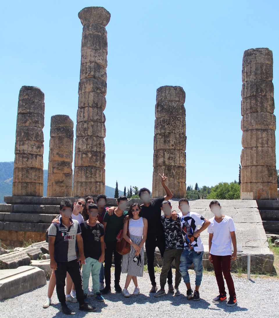 Refugee children and Greek America Foundation volunteers on a cultural excursion